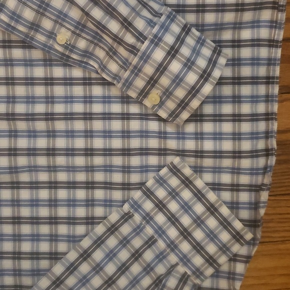 Abercrombie and Fitch Med. men's blue & white plaid long sleeve button down 👕 - Picture 3 of 11